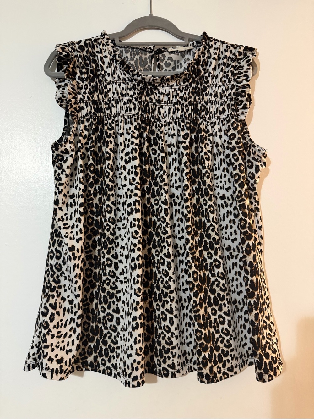 Leopard Print Sleeveless Smocked Women's Blouse - Black & Cream